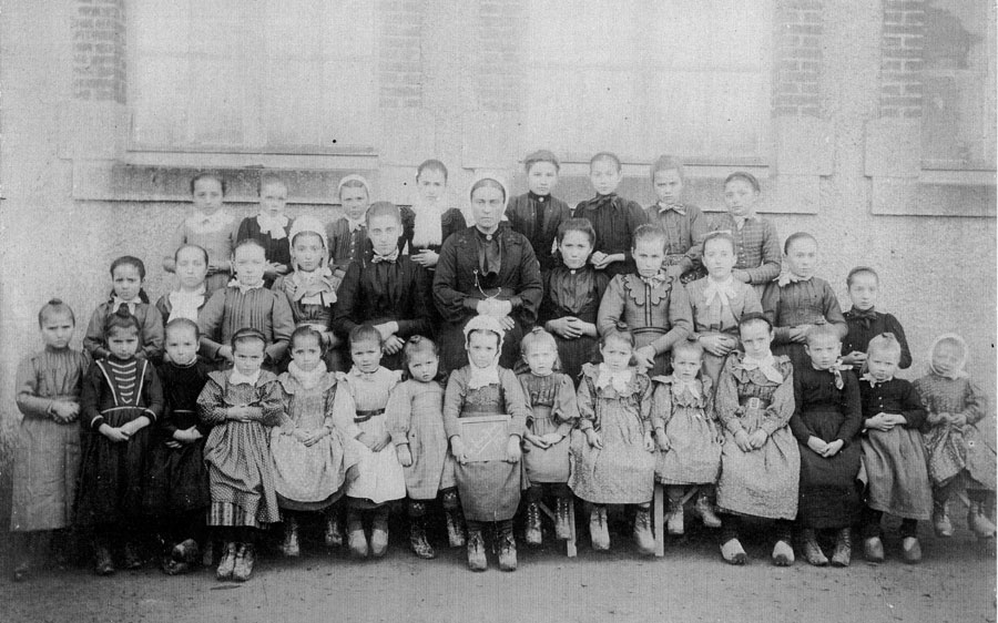 Ecole filles 1904